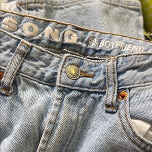 SONG JEANS